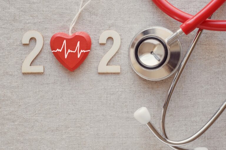Text: 2020, With A Heart And A Stethoscope